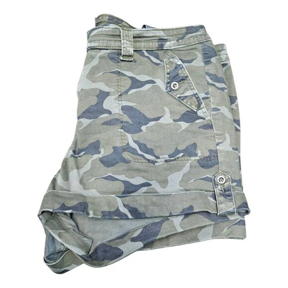 TORRID Army Green Camouflage Cargo Shorts Womens Size 22 Plus Size - Picture 6 of 10